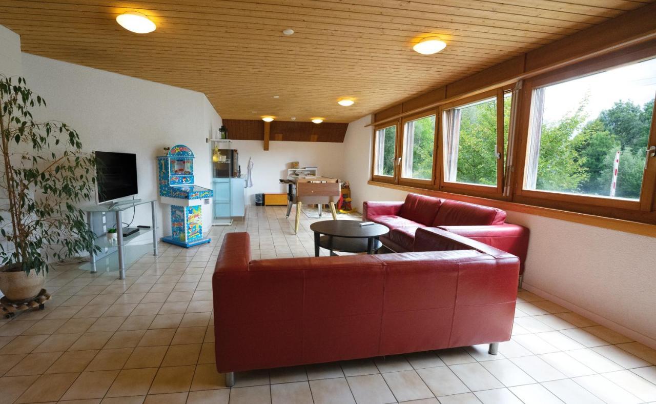 Delemont Youth Hostel Luaran gambar