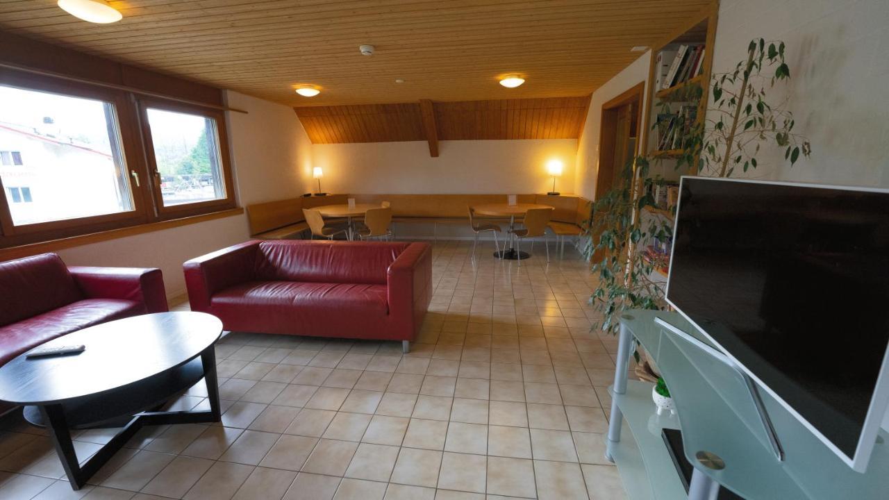 Delemont Youth Hostel Luaran gambar
