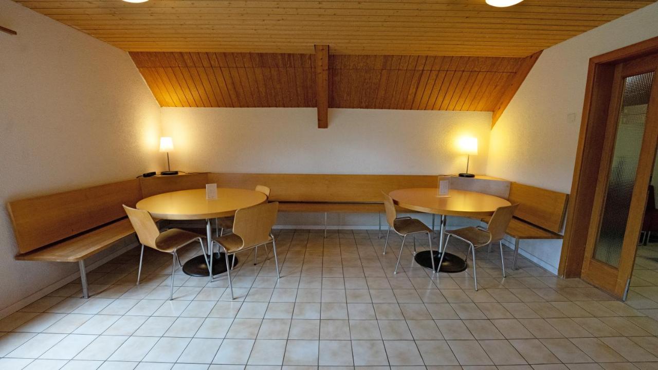 Delemont Youth Hostel Luaran gambar