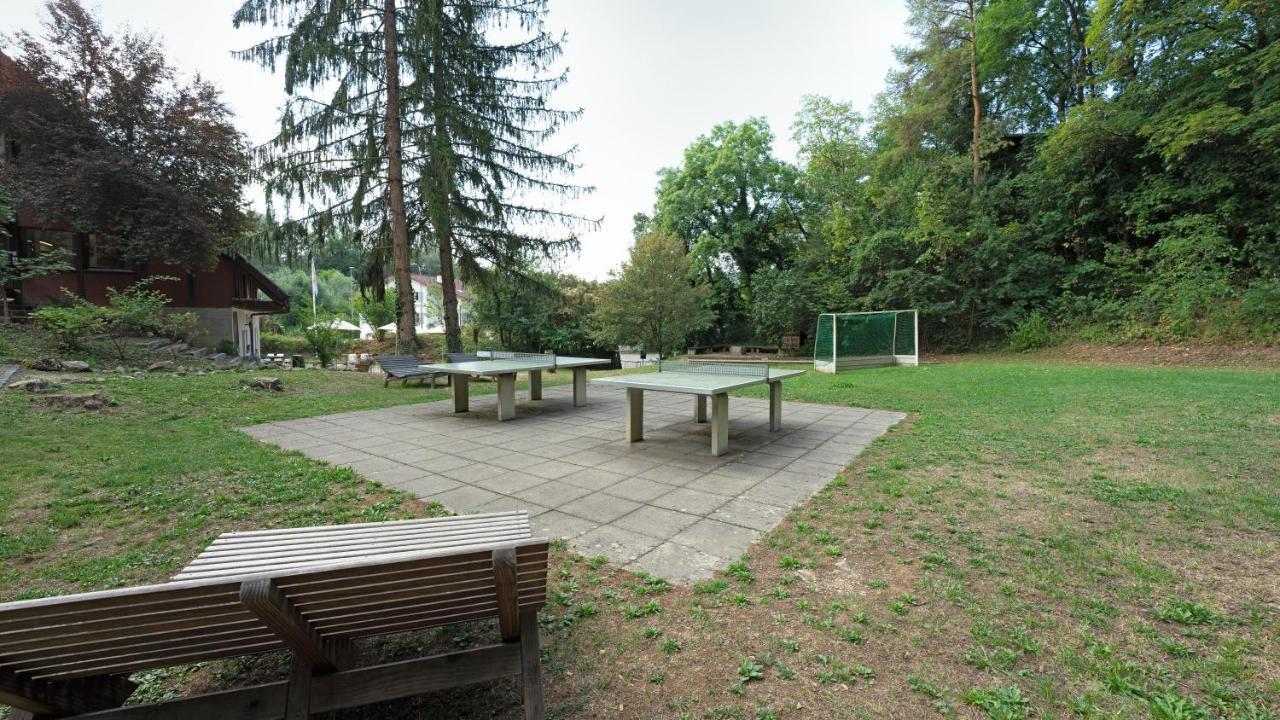 Delemont Youth Hostel Luaran gambar