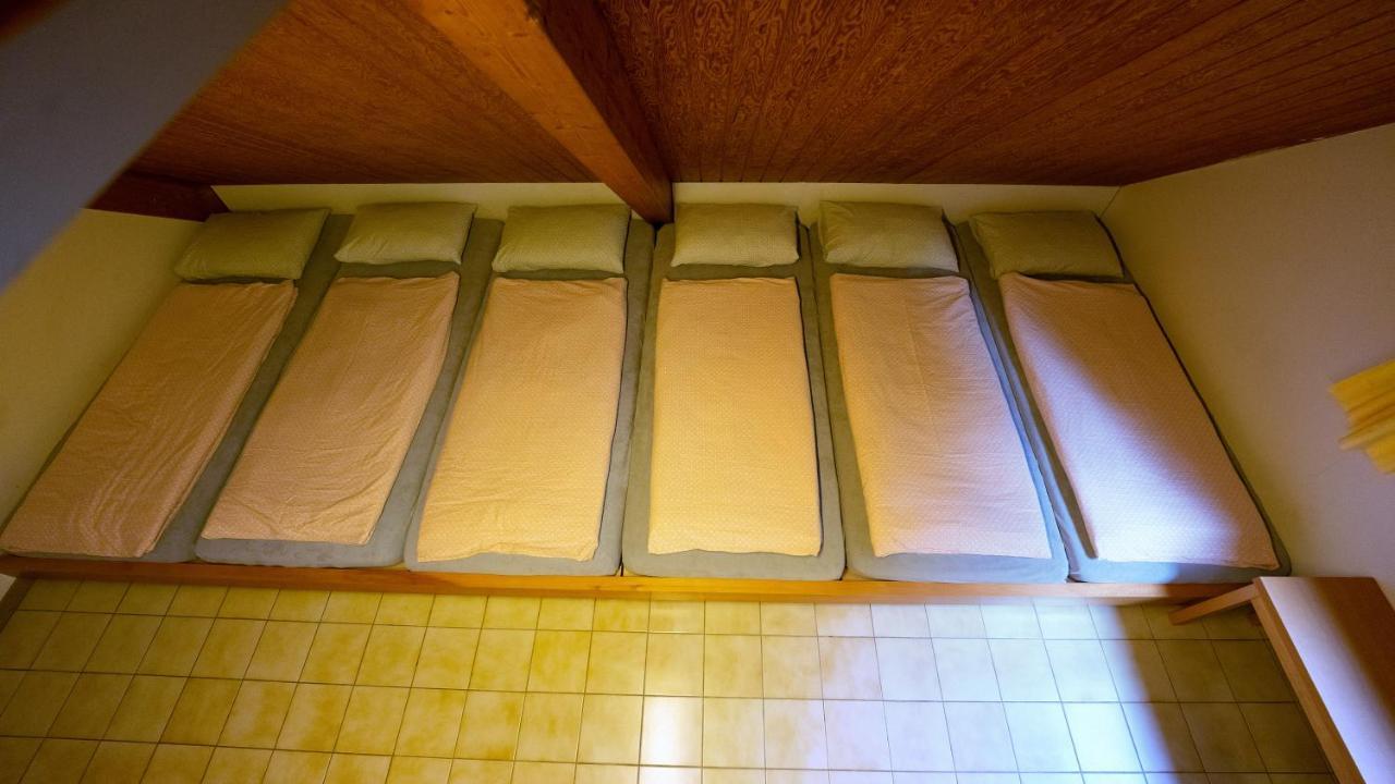 Delemont Youth Hostel Luaran gambar
