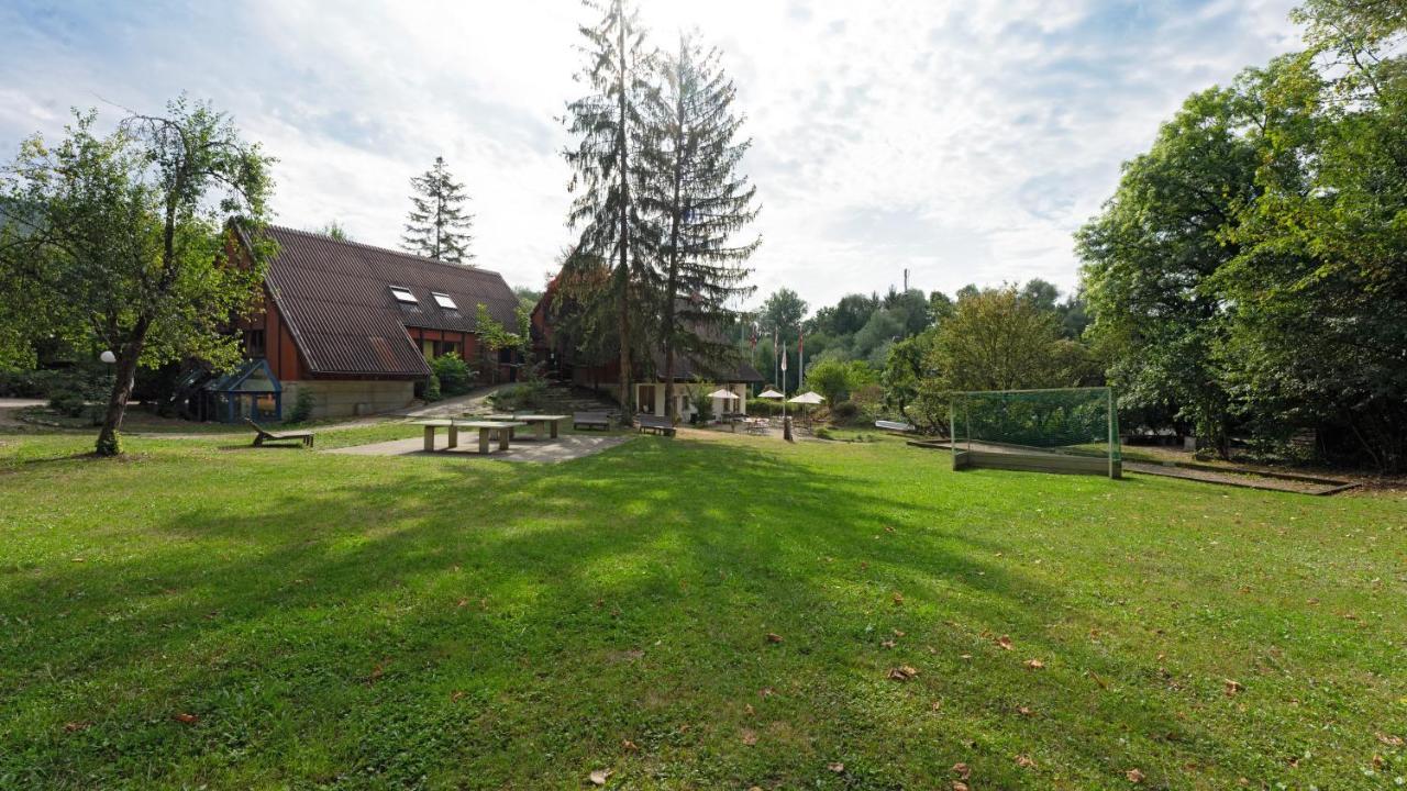 Delemont Youth Hostel Luaran gambar