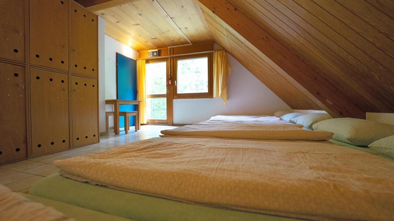 Delemont Youth Hostel Luaran gambar