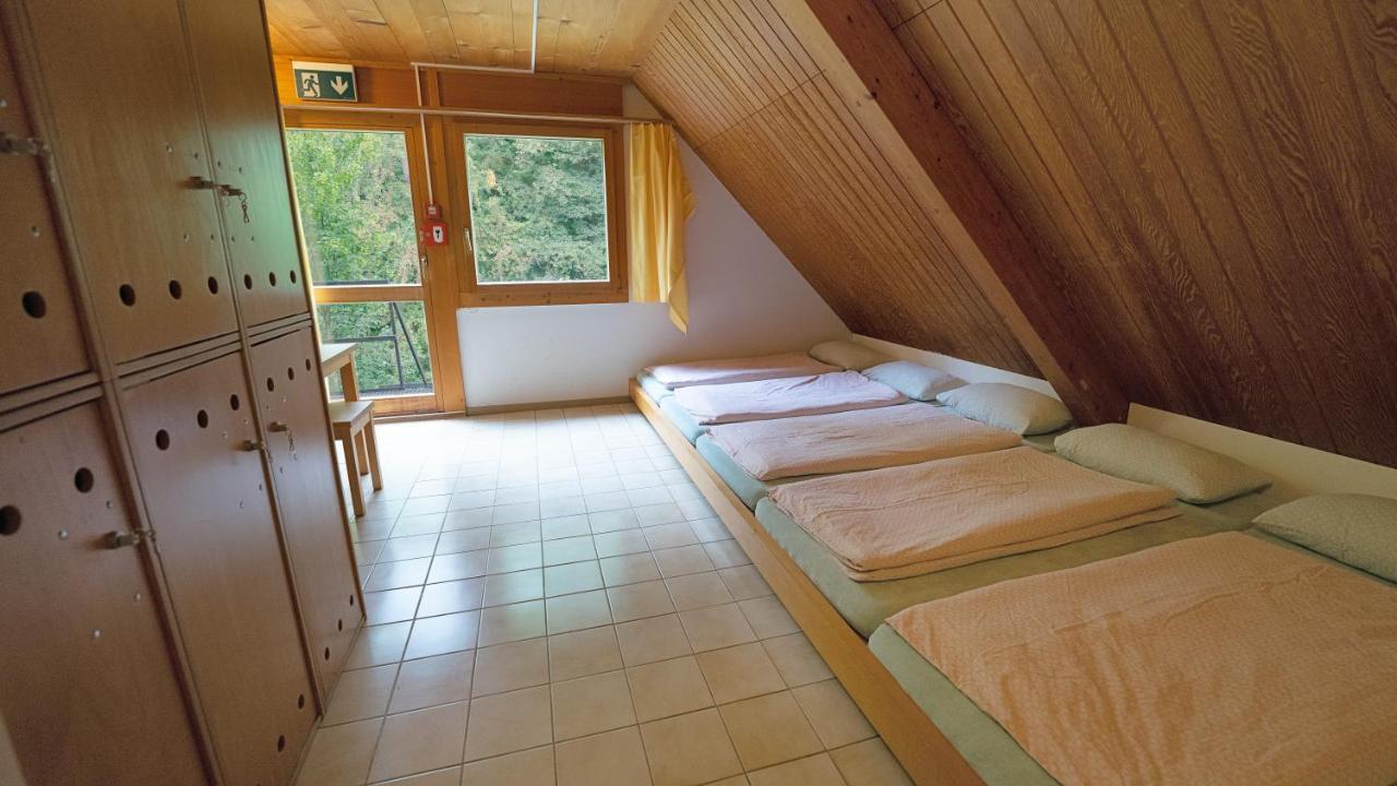 Delemont Youth Hostel Luaran gambar