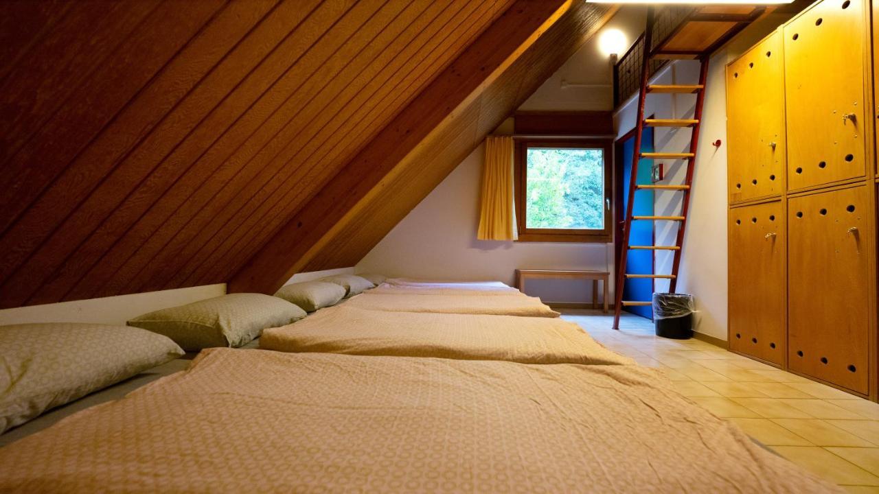 Delemont Youth Hostel Luaran gambar