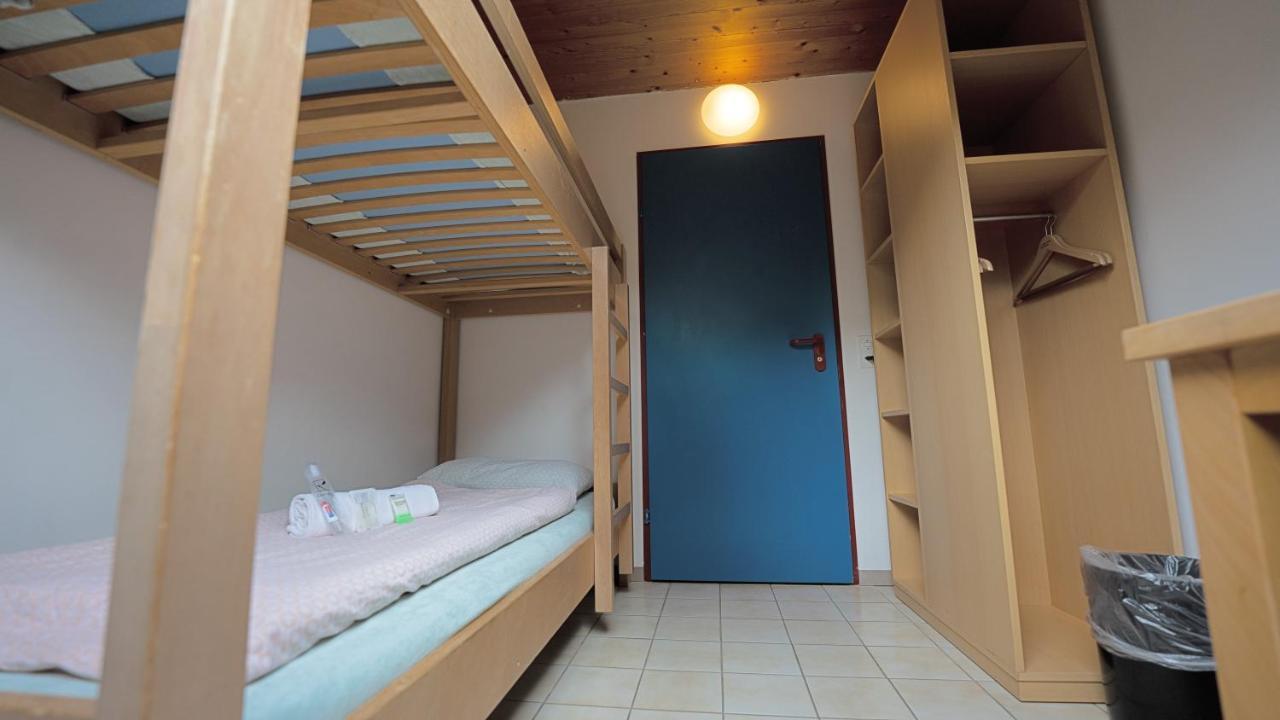 Delemont Youth Hostel Luaran gambar